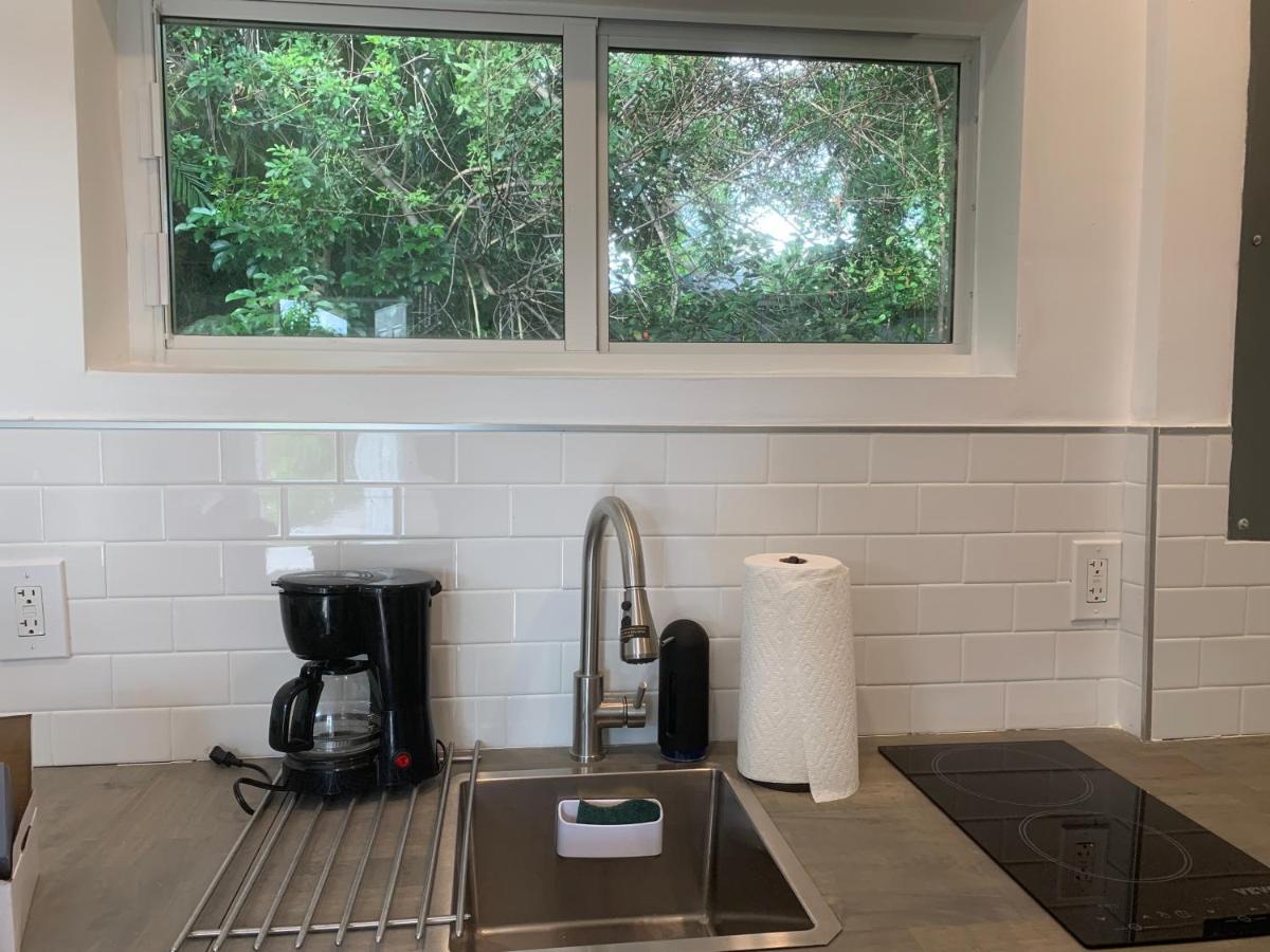 Biscayne Garden'S Studio Golden Glades Buitenkant foto